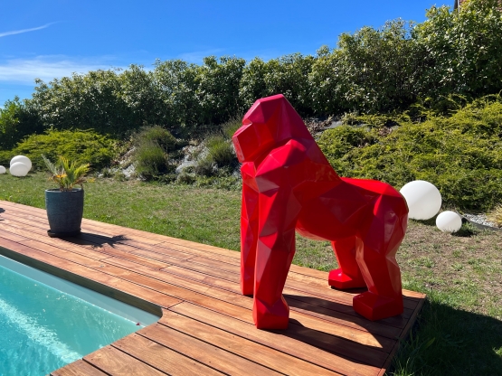 GORILLA IN RESINA ORIGAMI 135 CM ROSSO XL