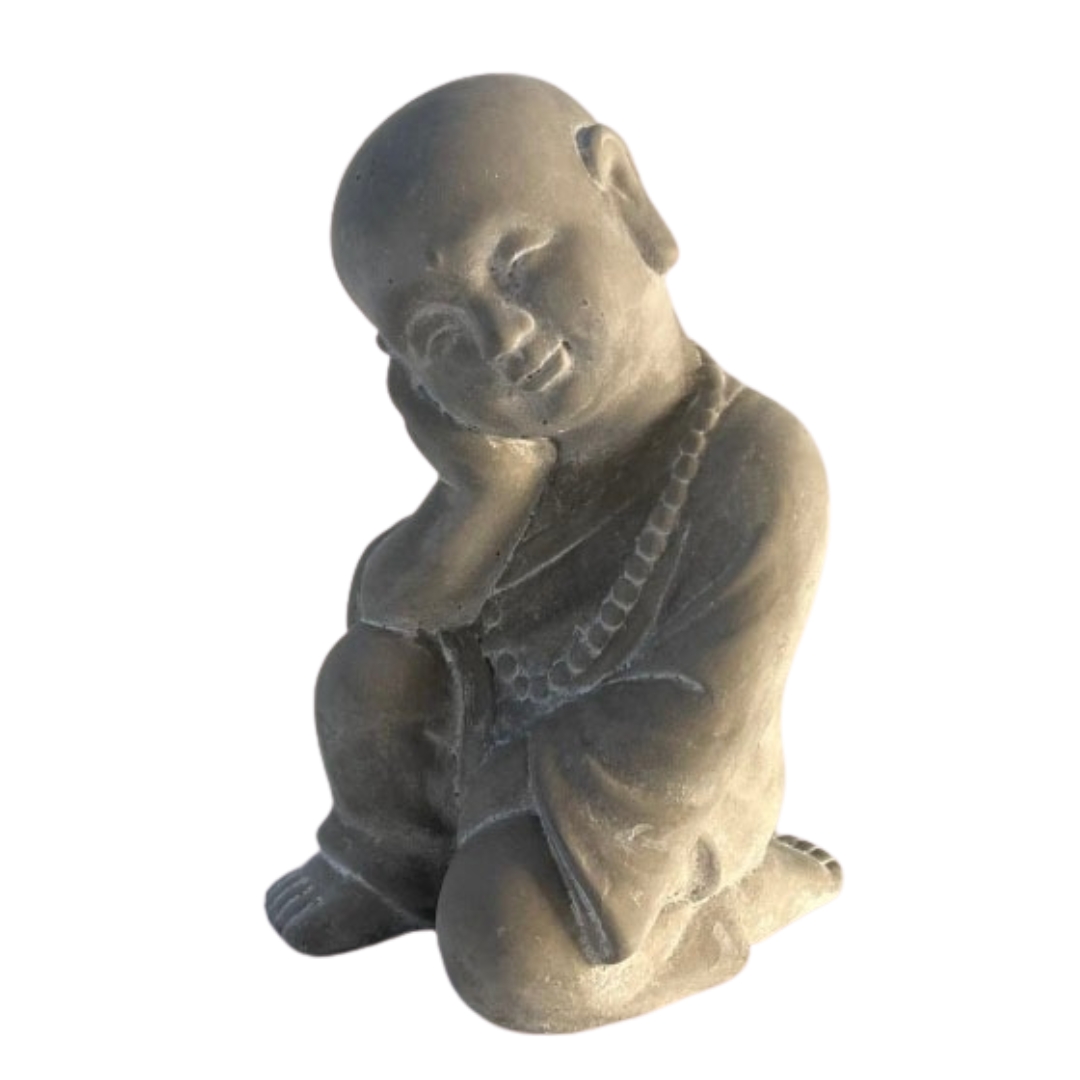 BUDDHA INGINOCCHIATO IN CEMENTO