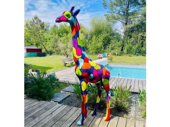 GIRAFFA MULTICOLOR IN RESINA 210 CM